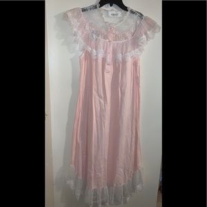 Komar vintage sleep wear